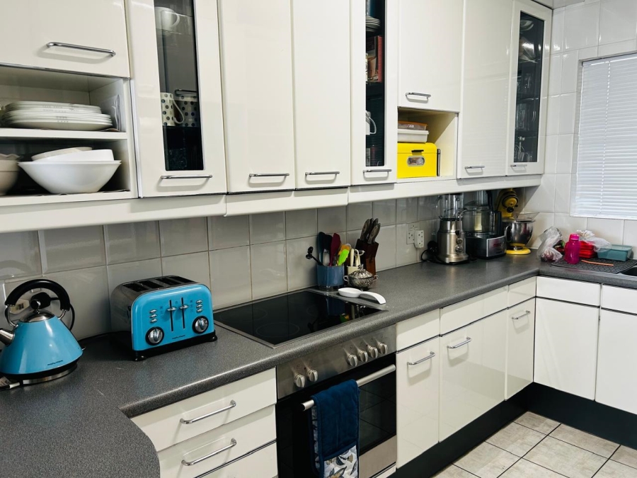 3 Bedroom Property for Sale in Mouille Point Western Cape